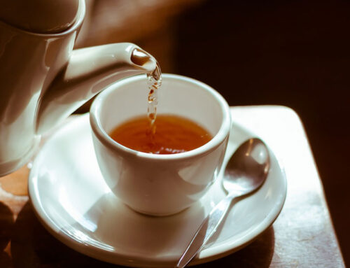 Una tazza di tè al giorno amica cuore, migliora colesterolo